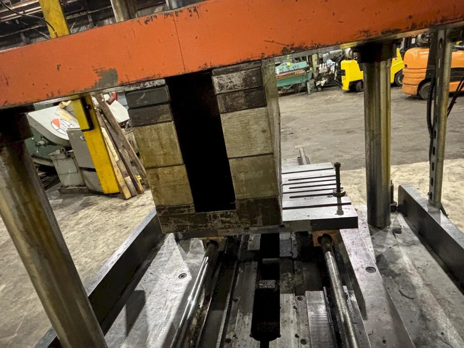 100 TON ROLLFORM INC HYDRAULIC 4 POST CUTOFF & POWER UNIT, 12" STROKE USED - Image 15
