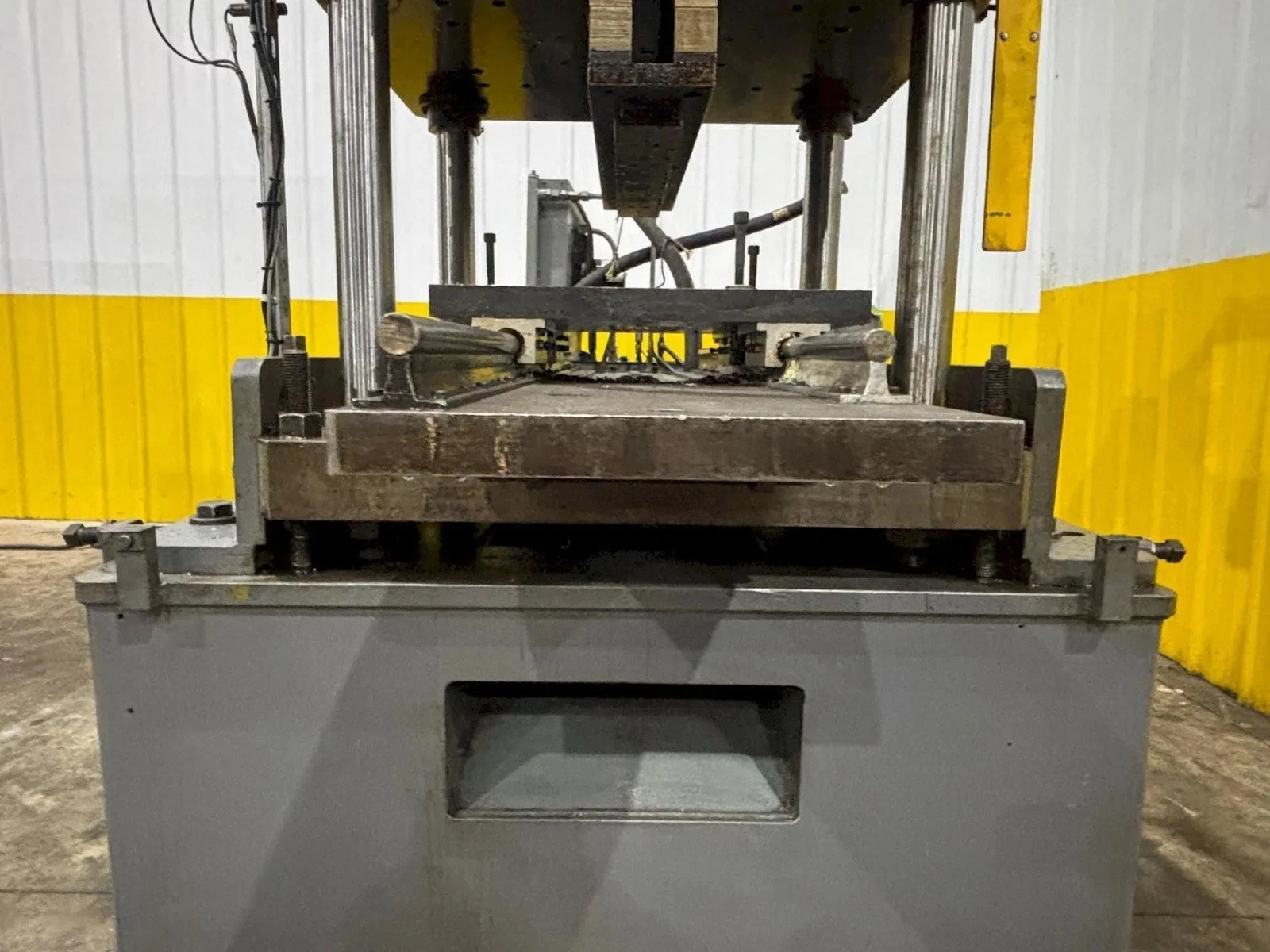 100 TON ROLLFORM INC HYDRAULIC 4 POST CUTOFF & POWER UNIT, 12" STROKE USED - Image 17