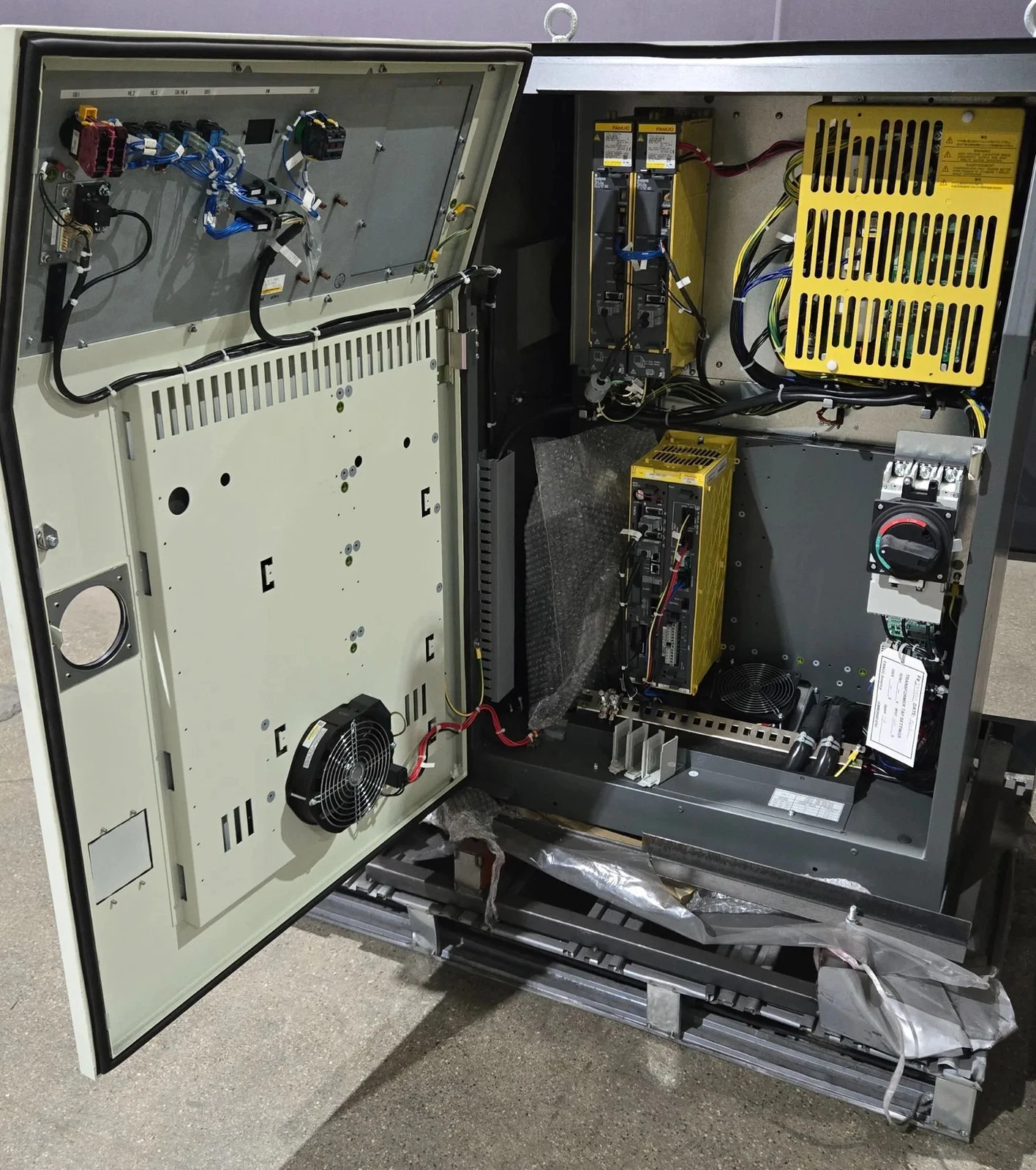 FANUC M-900iB/700 Complete with R-30iB Plus Controller NEW - Image 13